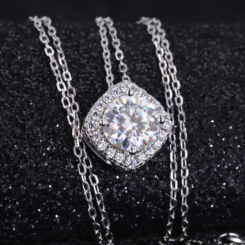 6.5mm Round Brilliant Cut Moissanite Halo Set S925 Sterling Silver Diamond Pendant Necklace