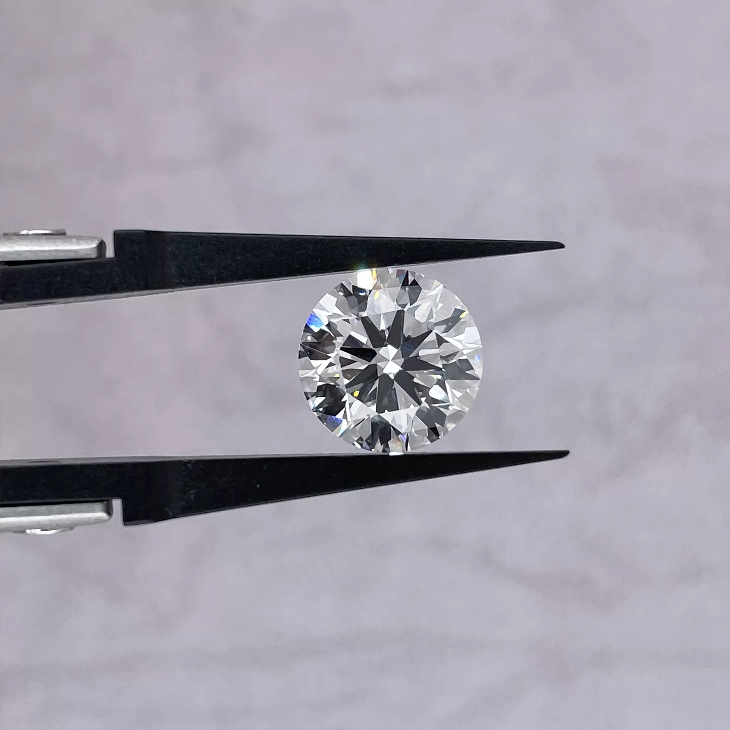 Round Brilliant Cut 4.32ct G Color CVD Lab Grown Diamond