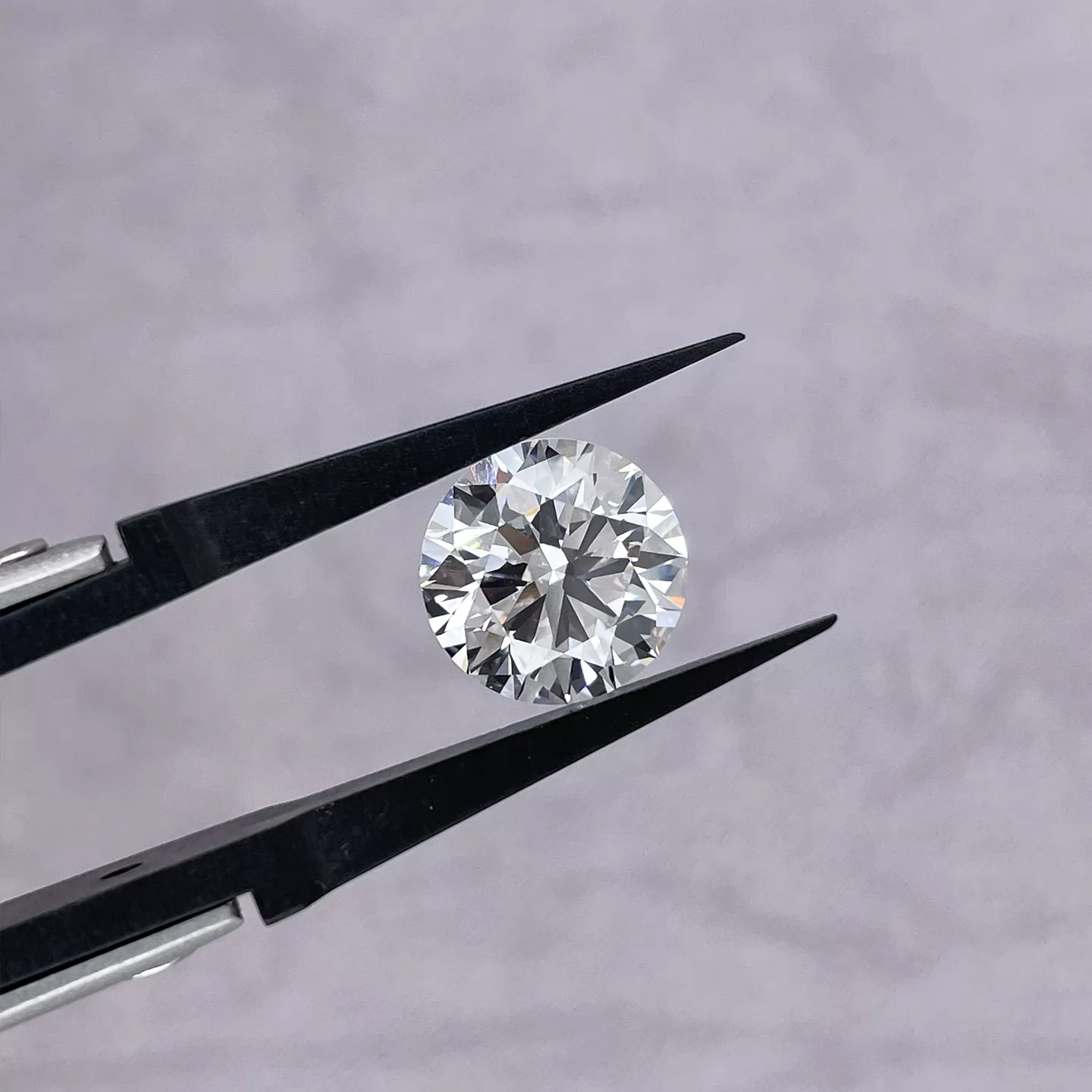 Round Brilliant Cut 4.32ct G Color CVD Lab Grown Diamond