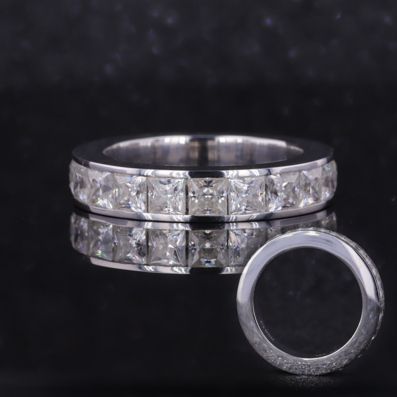 3×3mm Princess Cut Moissanite PT950 Diamond Eternity Ring