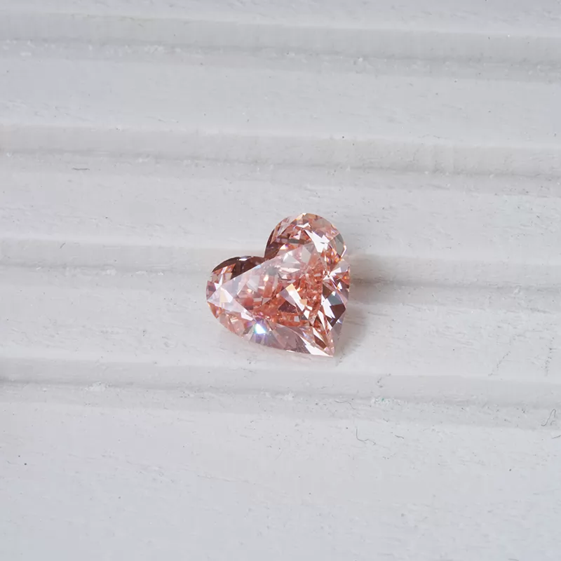 Pink Color 6×6.4mm Heart Shape HPHT Lab Grown Diamond