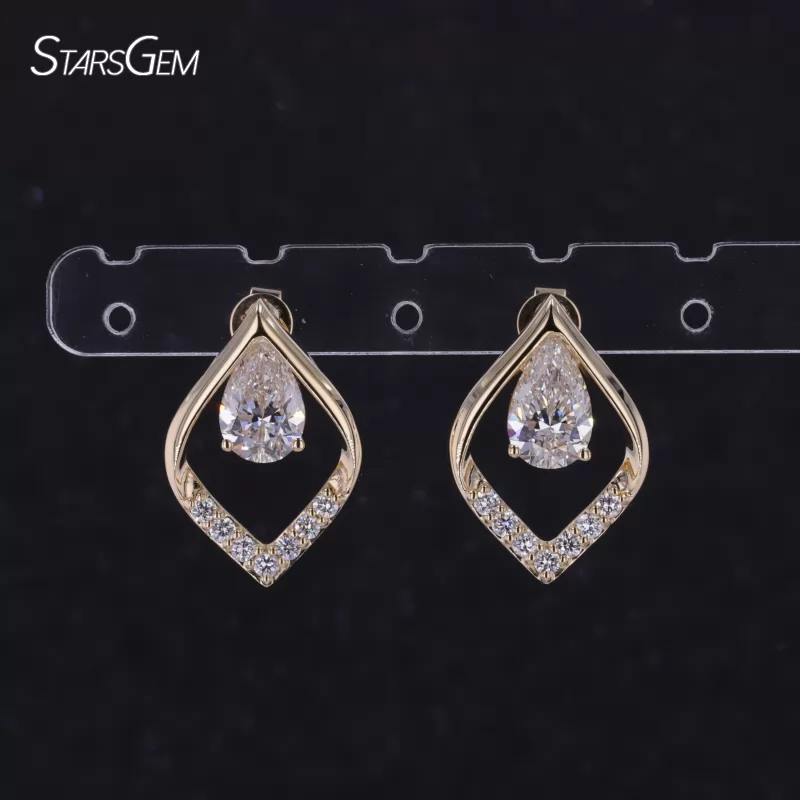 9.35x5.78mm Pear Cut Lab Grown Diamond 14K Yellow Gold Diamond Earrings