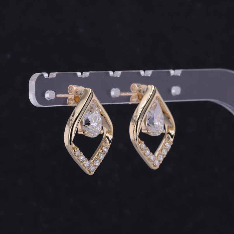 9.35x5.78mm Pear Cut Lab Grown Diamond 14K Yellow Gold Diamond Earrings