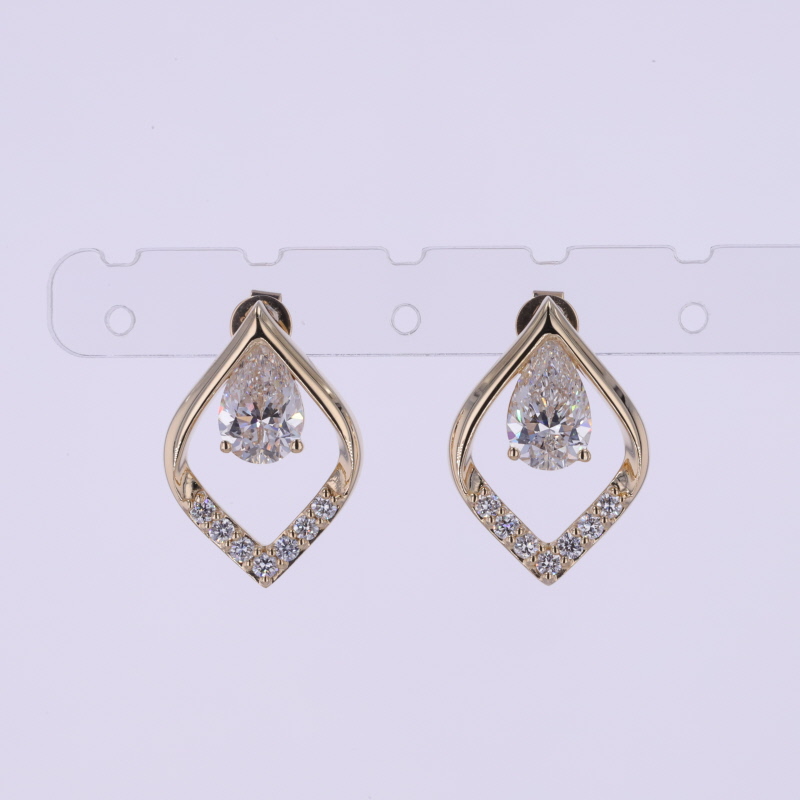 9.35x5.78mm Pear Cut Lab Grown Diamond 14K Yellow Gold Diamond Earrings