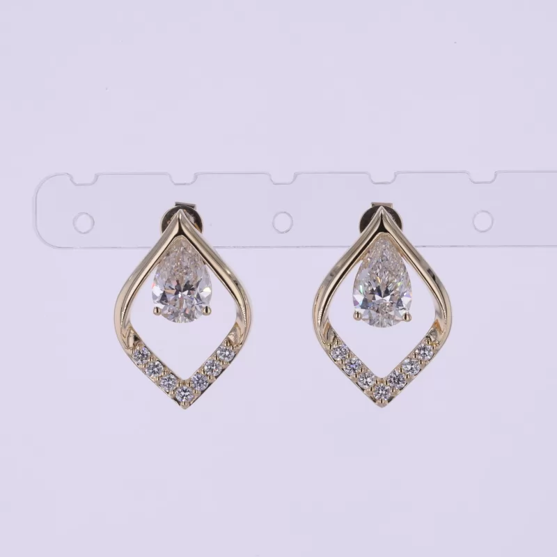 9.35x5.78mm Pear Cut Lab Grown Diamond 14K Yellow Gold Diamond Earrings