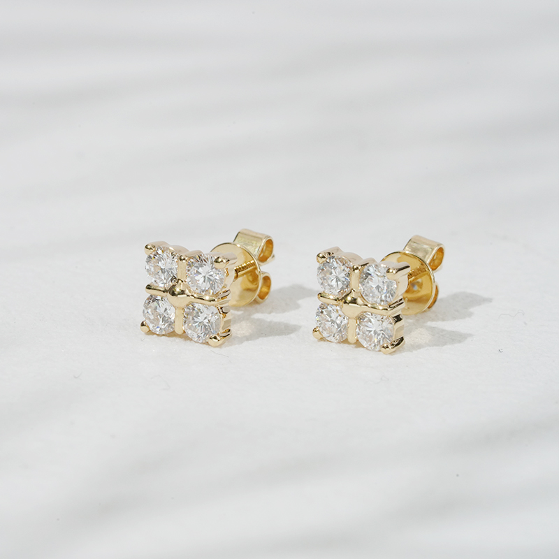 2.9mm Round Brilliant Cut Lab Grown Diamond 18K Yellow Gold Diamond Stud Earrings