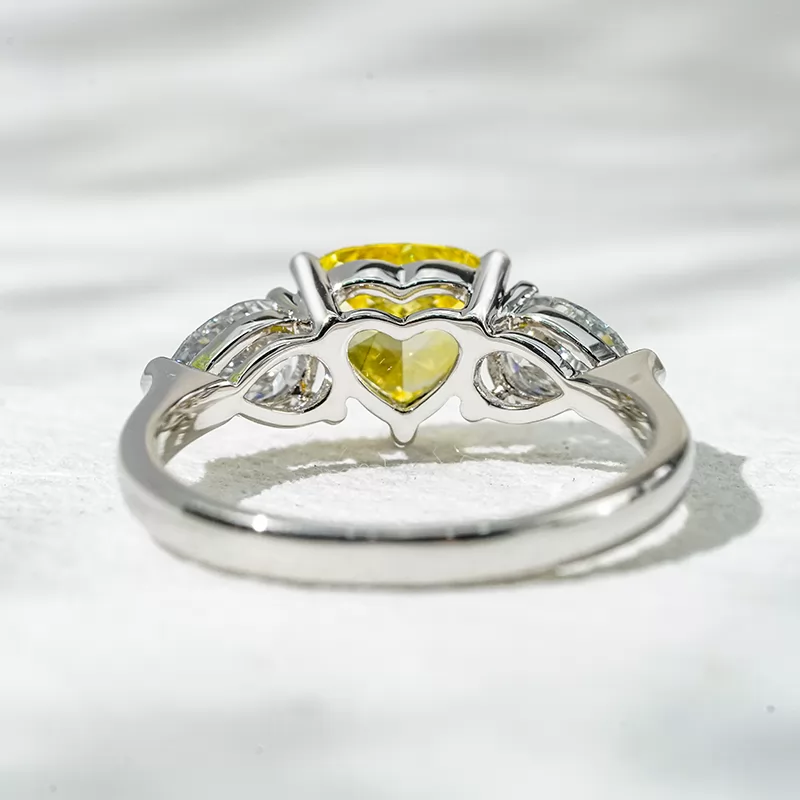 18K White Gold Three Stone Typ IGI Certified Heart Cut Yellow Lab Grown Diamond Engagement Ring