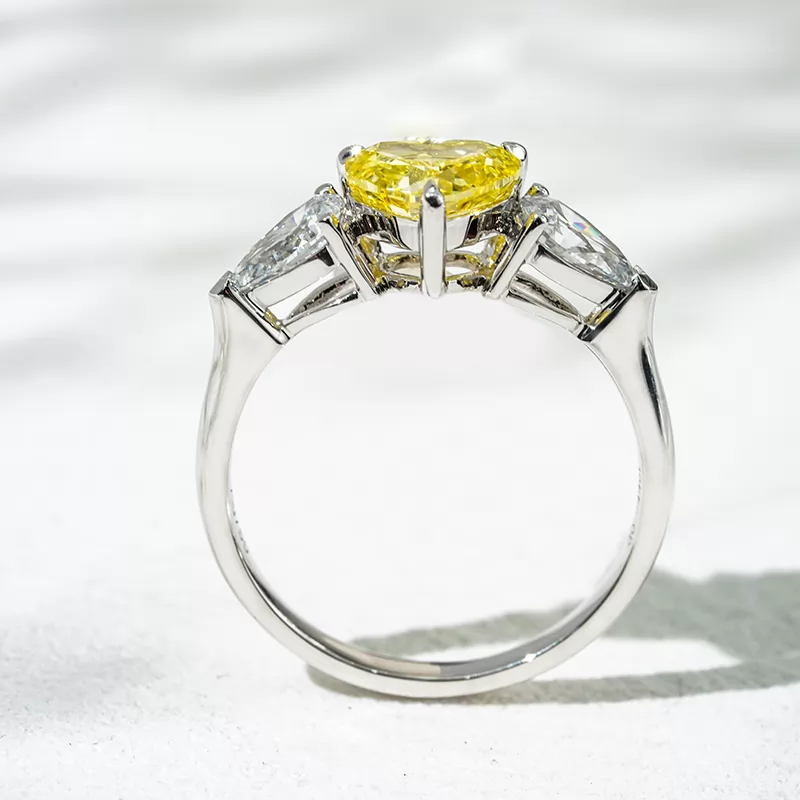 18K White Gold Three Stone Typ IGI Certified Heart Cut Yellow Lab Grown Diamond Engagement Ring